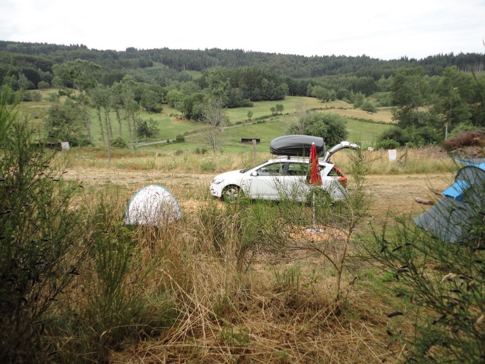 Aire camping-car à Saint-Amant-Roche-Savine (63890) - Photo 3